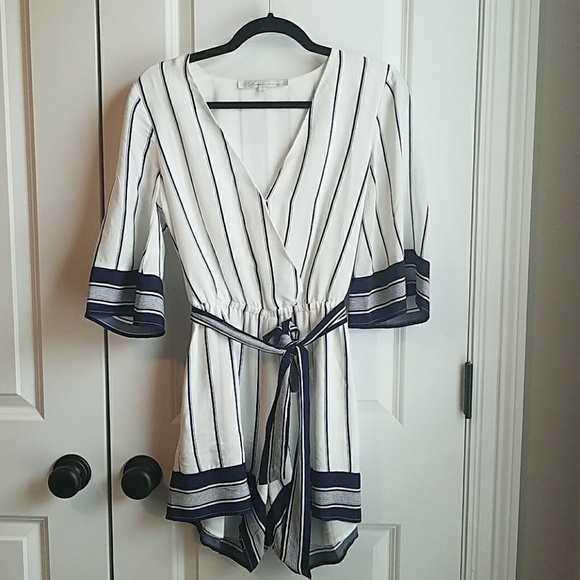 NWOT Navy and white romper - Picture 2 of 4